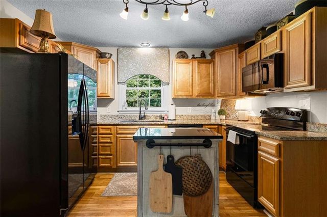 292 Foggy Bottom Drive, Carrollton, GA 30116