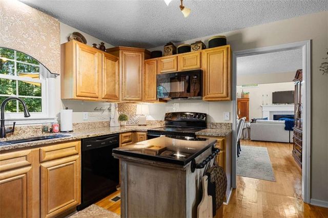 292 Foggy Bottom Drive, Carrollton, GA 30116