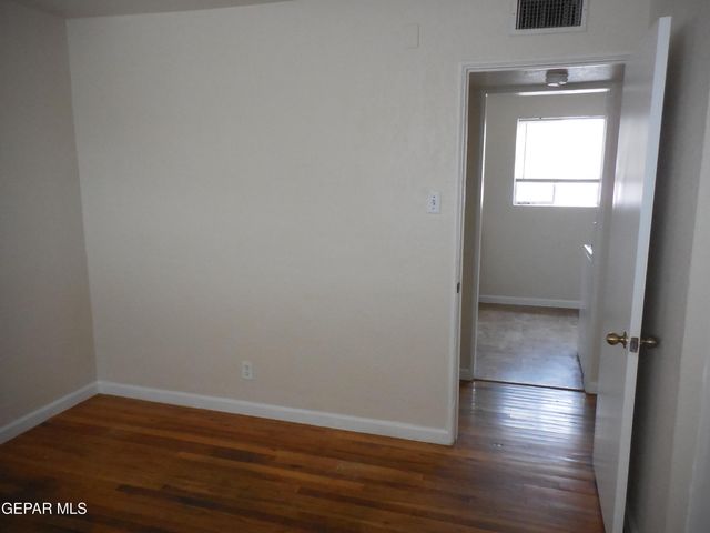 701 W Yandell Drive 12, El Paso, TX 79902