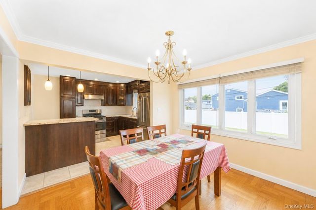 7 Primrose Avenue, Hicksville, NY 11801