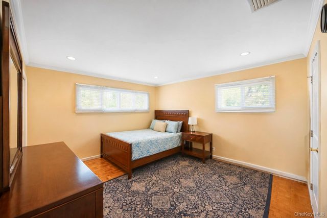 7 Primrose Avenue, Hicksville, NY 11801