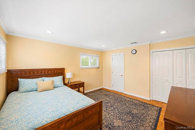 7 Primrose Avenue, Hicksville, NY 11801