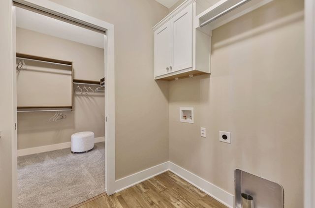 5866 E Central Park Ave, Bel Aire, KS 67220