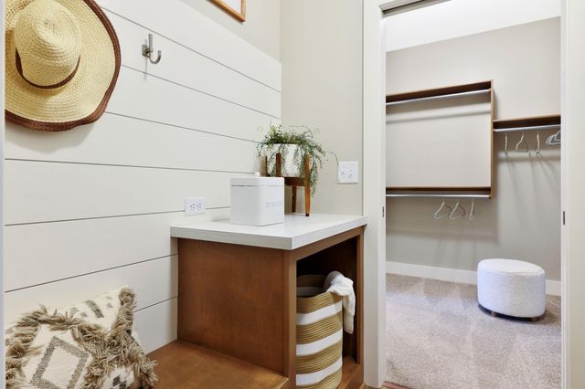 5866 E Central Park Ave, Bel Aire, KS 67220