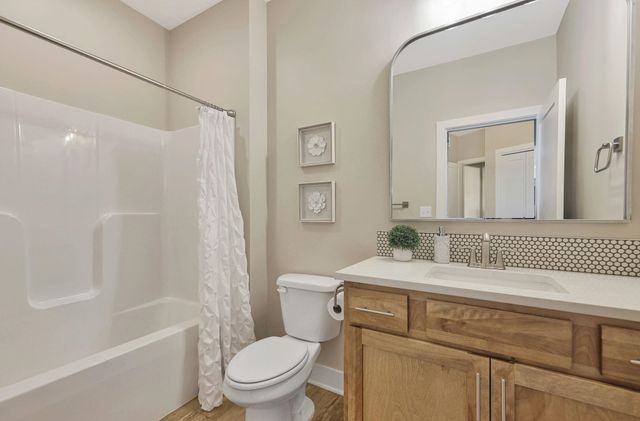 5866 E Central Park Ave, Bel Aire, KS 67220