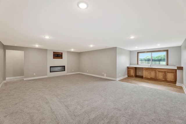 5866 E Central Park Ave, Bel Aire, KS 67220