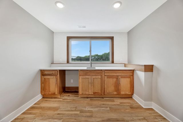 5866 E Central Park Ave, Bel Aire, KS 67220