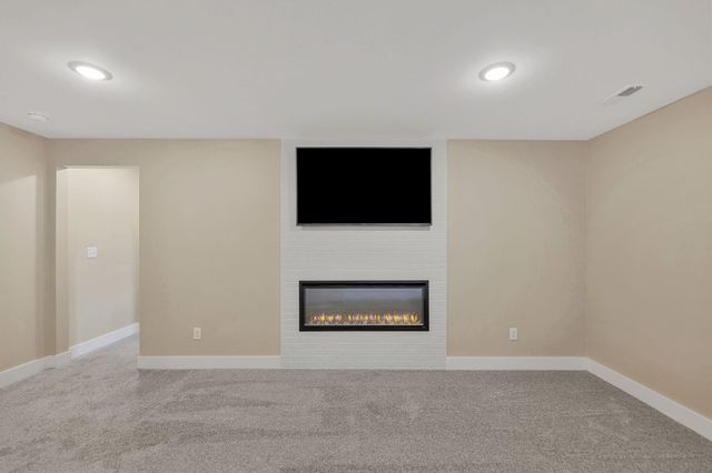 5866 E Central Park Ave, Bel Aire, KS 67220