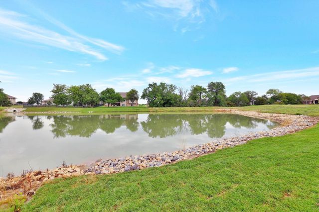 5866 E Central Park Ave, Bel Aire, KS 67220