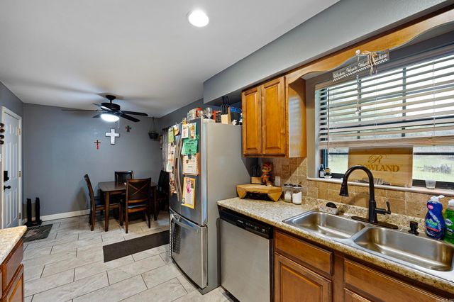2901 N Greenwich Avenue, Russellville, AR 72802