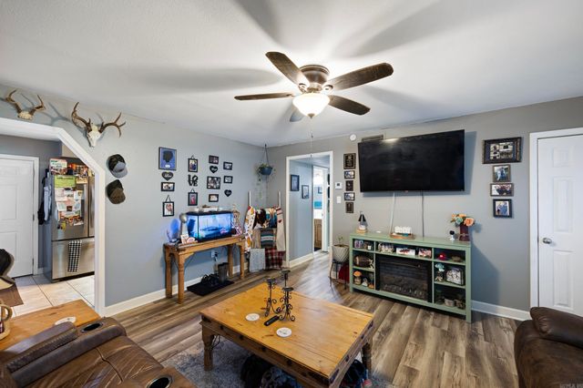 2901 N Greenwich Avenue, Russellville, AR 72802