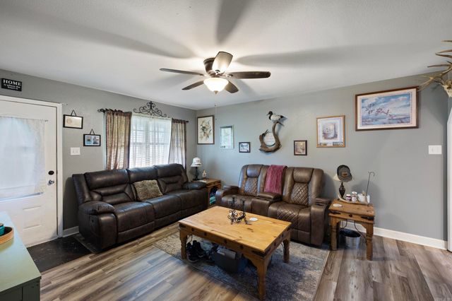 2901 N Greenwich Avenue, Russellville, AR 72802