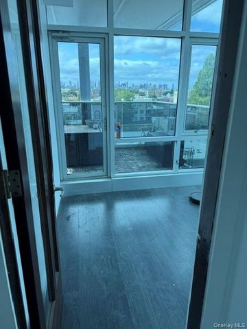 32-72 Steinway Street 5th floor, Astoria, NY 11103