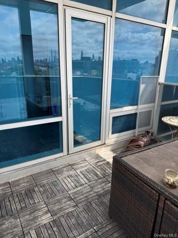 32-72 Steinway Street 5th floor, Astoria, NY 11103