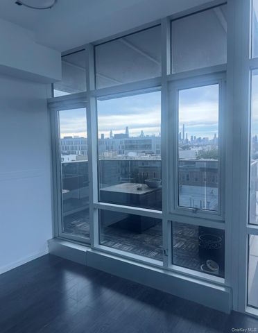 32-72 Steinway Street 5th floor, Astoria, NY 11103
