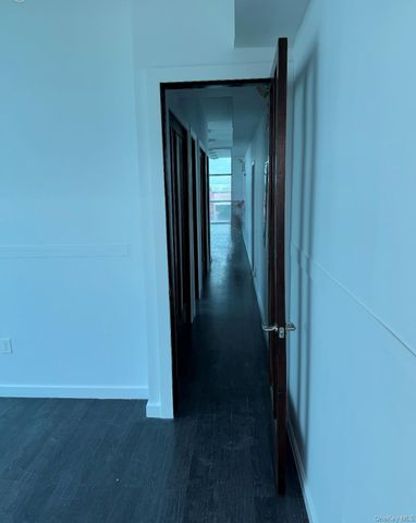 32-72 Steinway Street 5th floor, Astoria, NY 11103