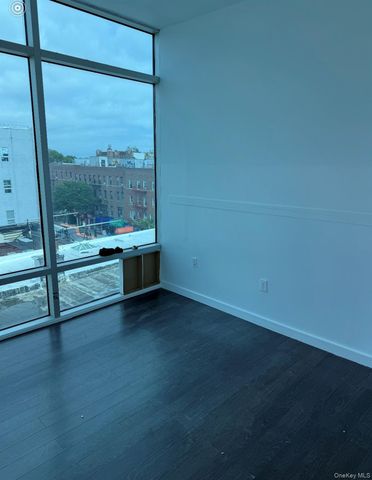 32-72 Steinway Street 5th floor, Astoria, NY 11103