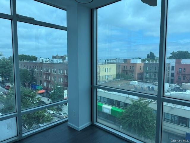32-72 Steinway Street 5th floor, Astoria, NY 11103