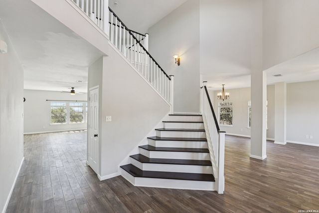 6610 E Kings Crown, San Antonio, TX 78233