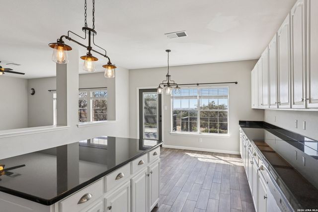 6610 E Kings Crown, San Antonio, TX 78233