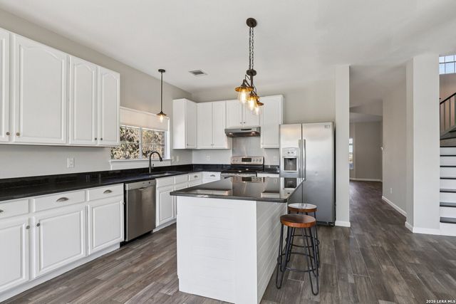 6610 E Kings Crown, San Antonio, TX 78233