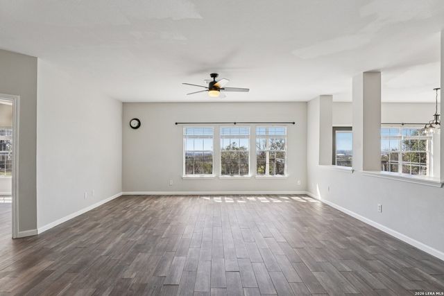 6610 E Kings Crown, San Antonio, TX 78233