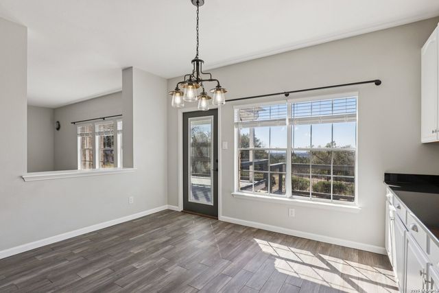 6610 E Kings Crown, San Antonio, TX 78233