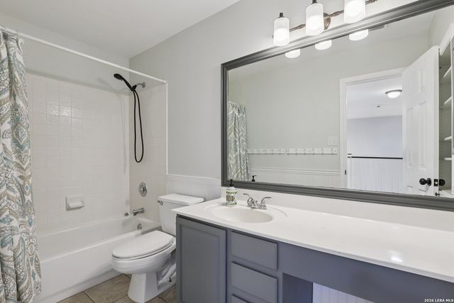 6610 E Kings Crown, San Antonio, TX 78233