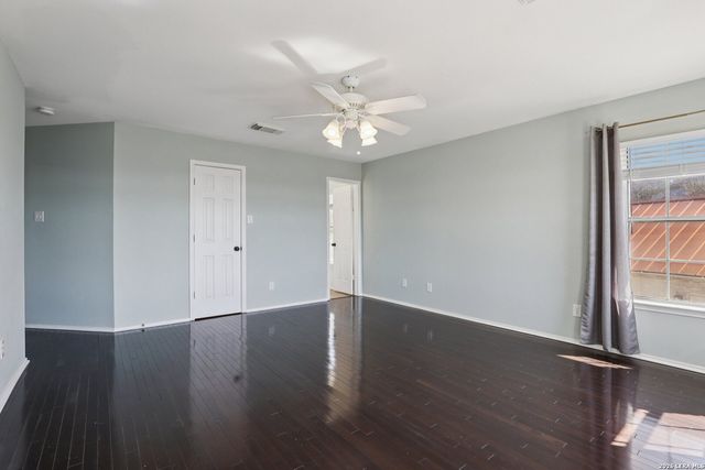 6610 E Kings Crown, San Antonio, TX 78233