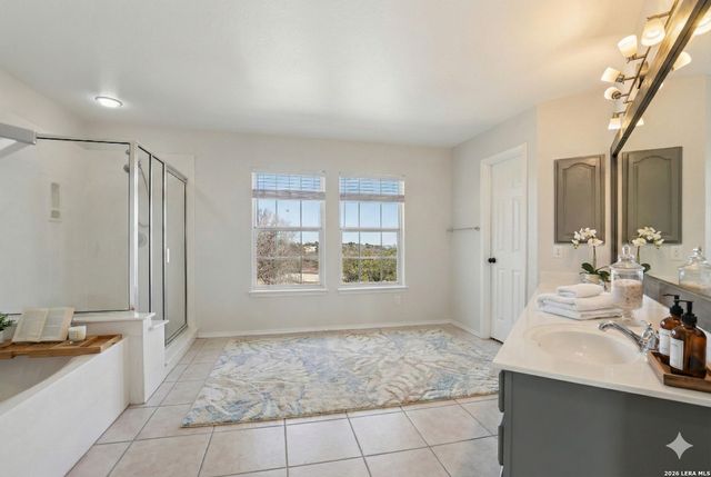 6610 E Kings Crown, San Antonio, TX 78233