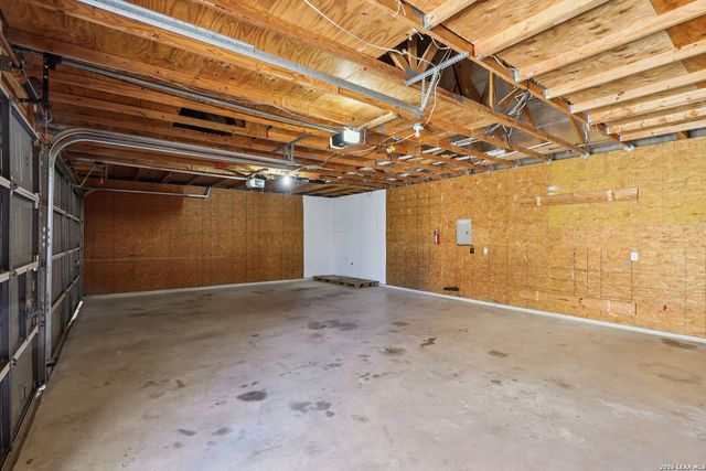 6610 E Kings Crown, San Antonio, TX 78233