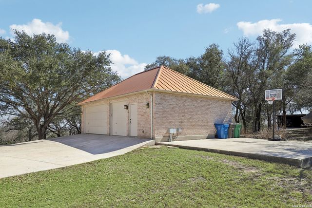 6610 E Kings Crown, San Antonio, TX 78233