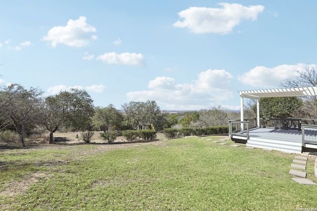 6610 E Kings Crown, San Antonio, TX 78233