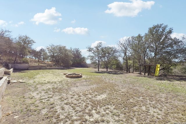 6610 E Kings Crown, San Antonio, TX 78233