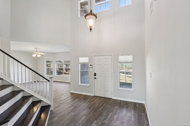 6610 E Kings Crown, San Antonio, TX 78233