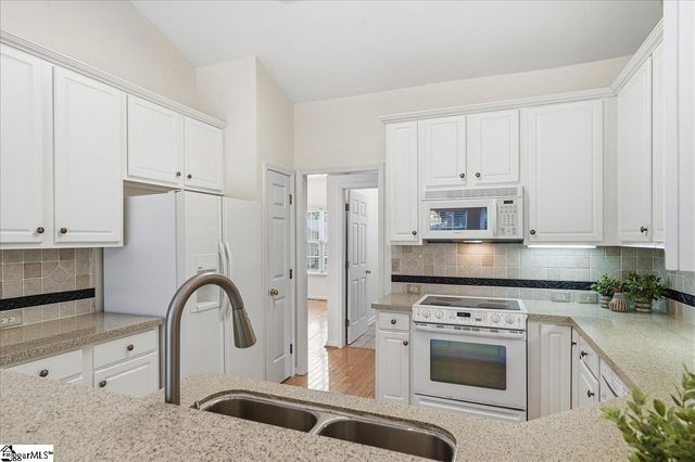 407 Roberts Road, Taylors, SC 29687