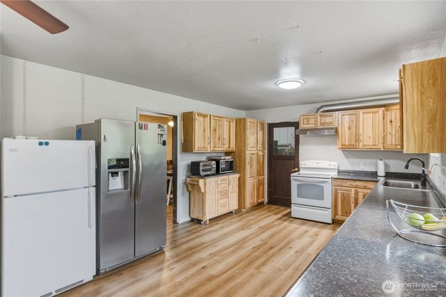 224 Brim Creek Road, Vader, WA 98593