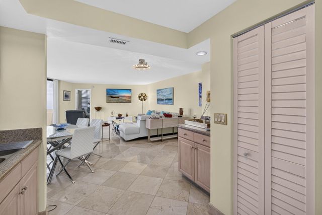 2800 N OCEAN Drive A-10D, Singer Island, FL 33404