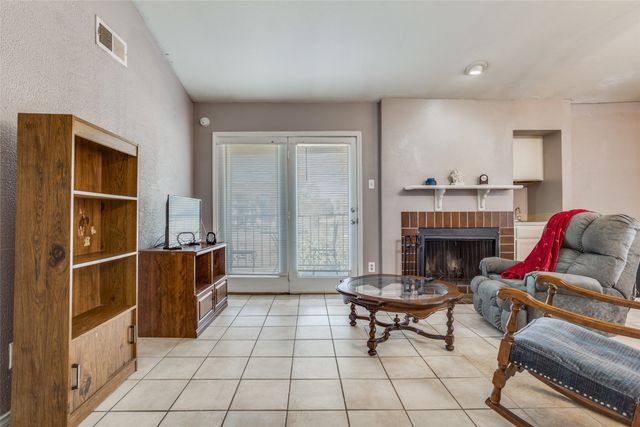 5913 Lake Hubbard Parkway 221, Garland, TX 75043