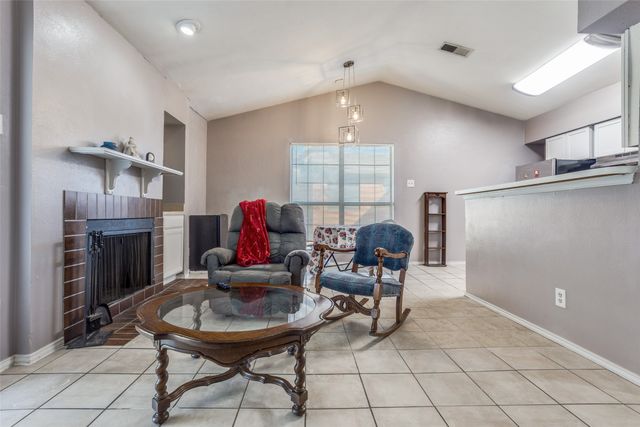 5913 Lake Hubbard Parkway 221, Garland, TX 75043