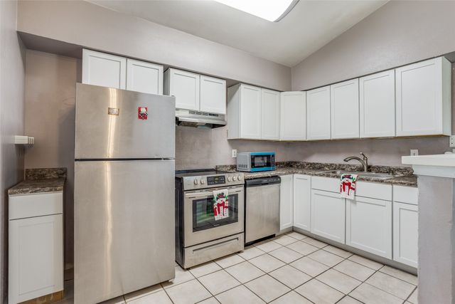 5913 Lake Hubbard Parkway 221, Garland, TX 75043