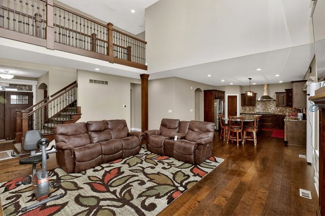 1306 NE 45th Street, Ankeny, IA 50021