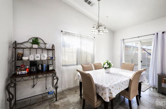 411 Darling Point Drive, Bakersfield, CA 93307