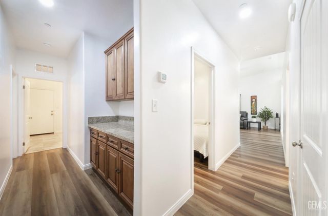 411 Darling Point Drive, Bakersfield, CA 93307