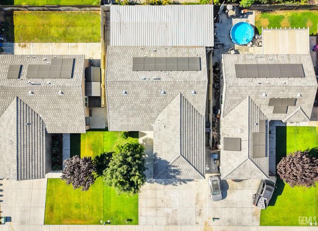411 Darling Point Drive, Bakersfield, CA 93307