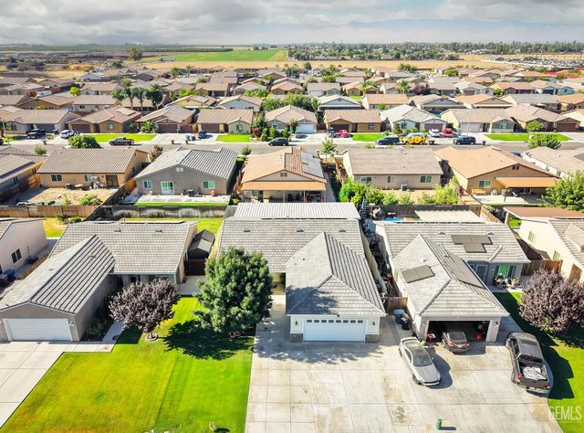 411 Darling Point Drive, Bakersfield, CA 93307