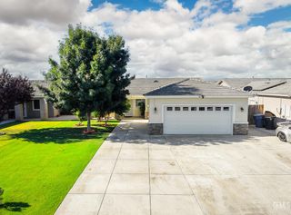 411 Darling Point Drive, Bakersfield, CA 93307