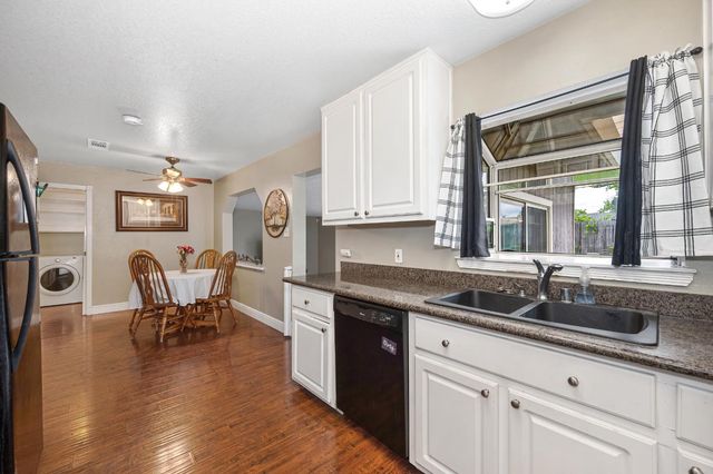 7042 Larchmont Dr, North Highlands, CA 95660