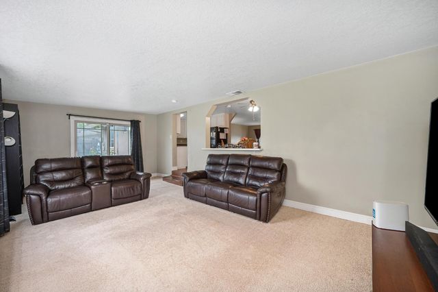 7042 Larchmont Dr, North Highlands, CA 95660