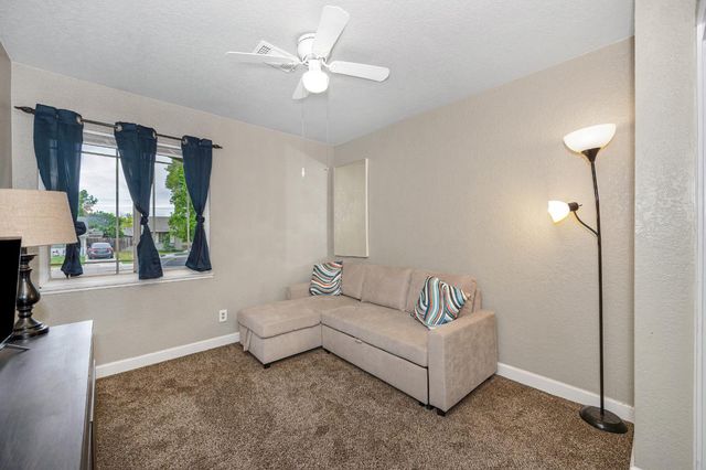 7042 Larchmont Dr, North Highlands, CA 95660